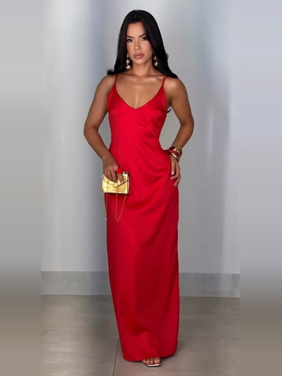 Vestido longo vermelho de cetim com alças
